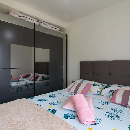 Trendy And Chic With Terrace And Private Garden * Kastela